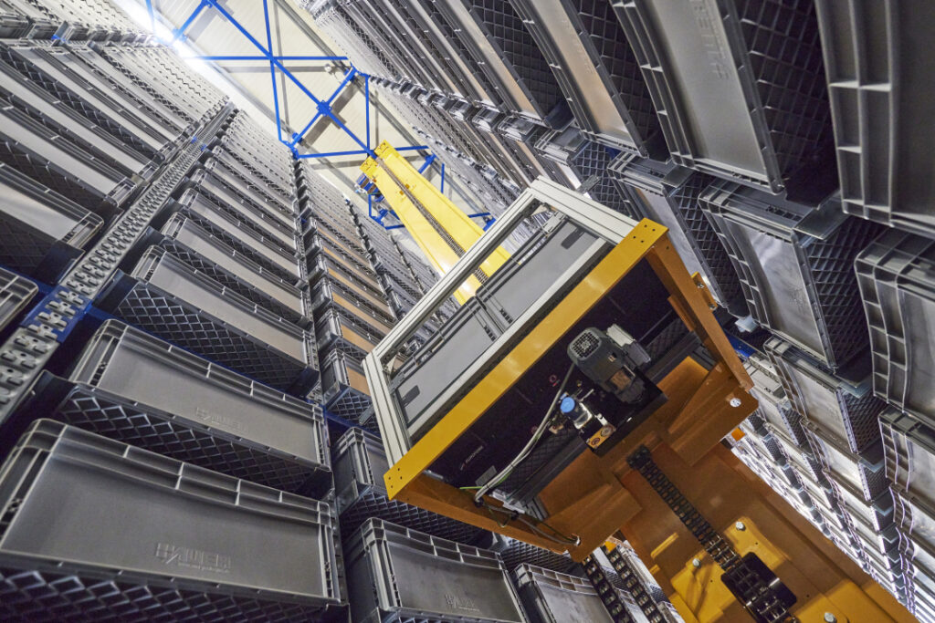 Automated warehouse for bins and totes