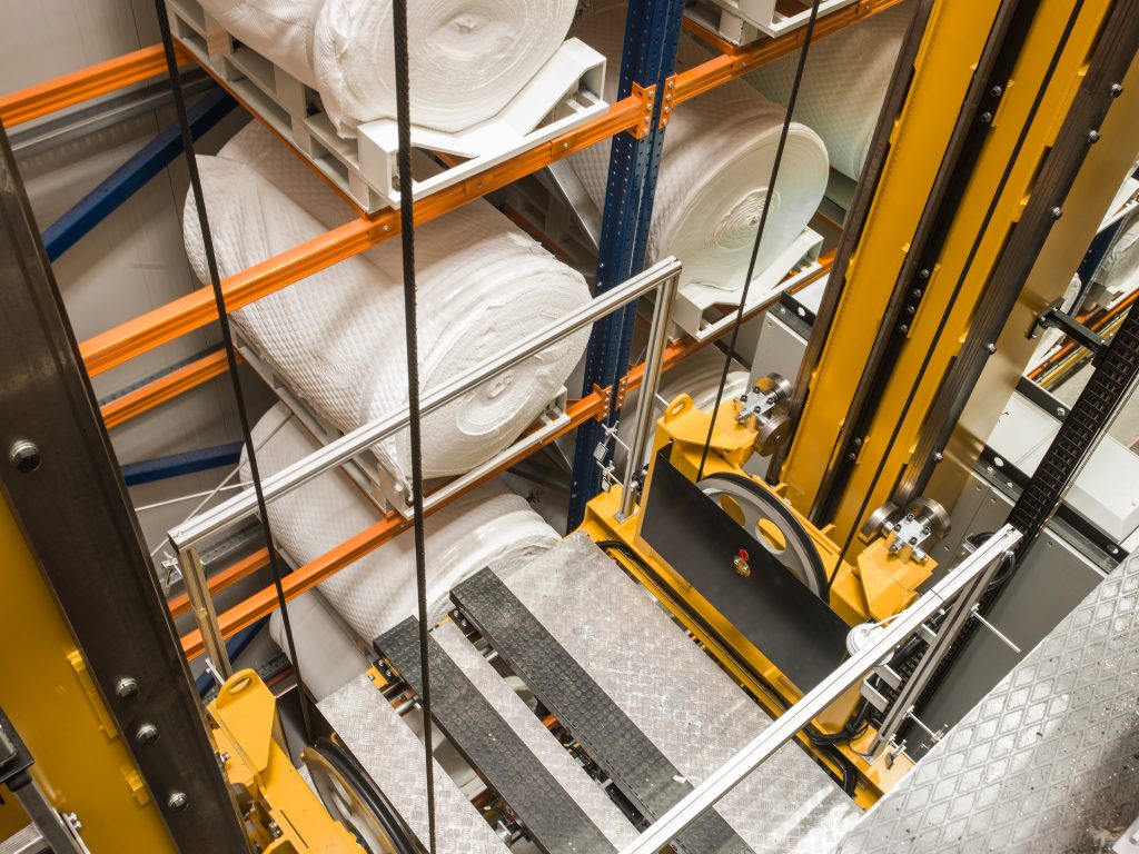 Forcole telescopiche AS/RS per la movimentazione dei pallet