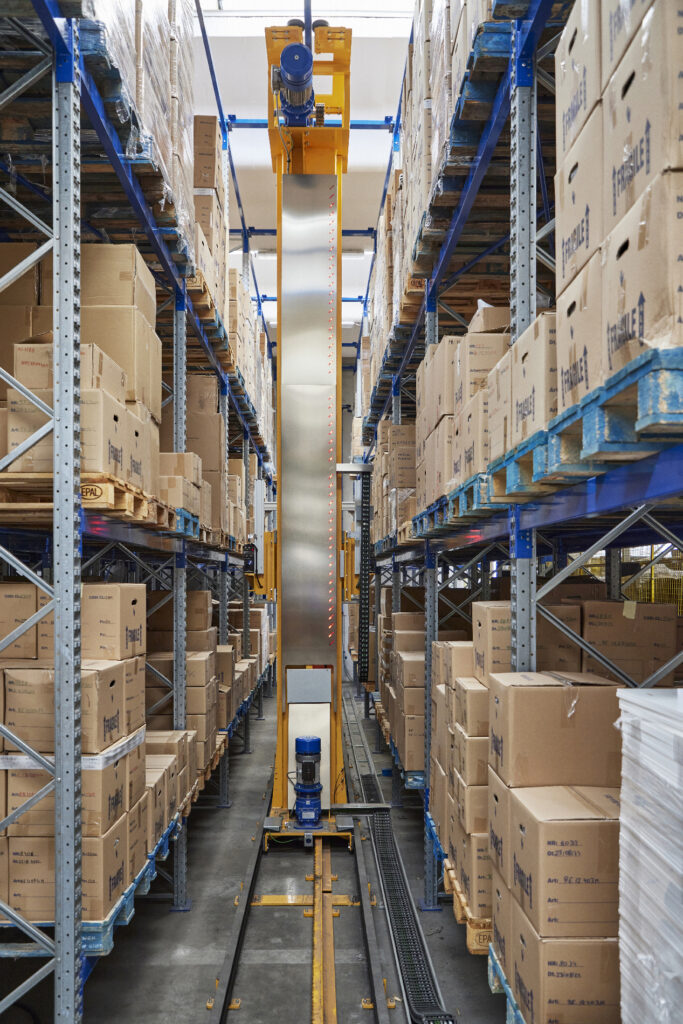 Telescopic Forks for AS/RS: solution for pallet handling
